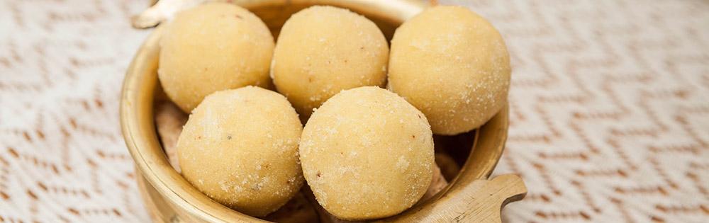 Besan Ke Laddoo