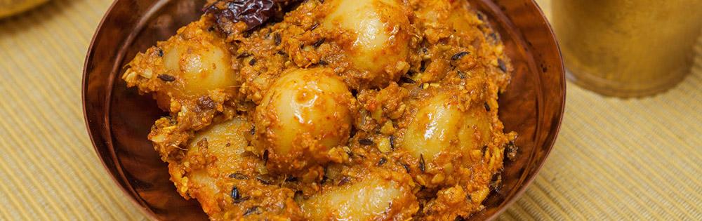 Lehsuniya Batata (Baby Potatoes With Garlic) Lehsuniya Batata (Baby Potatoes With Garlic)