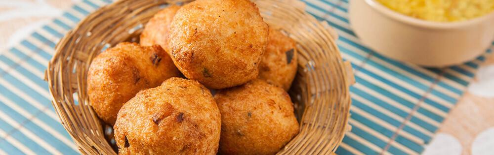 Ulundu Bonda (Mysore Bonda)